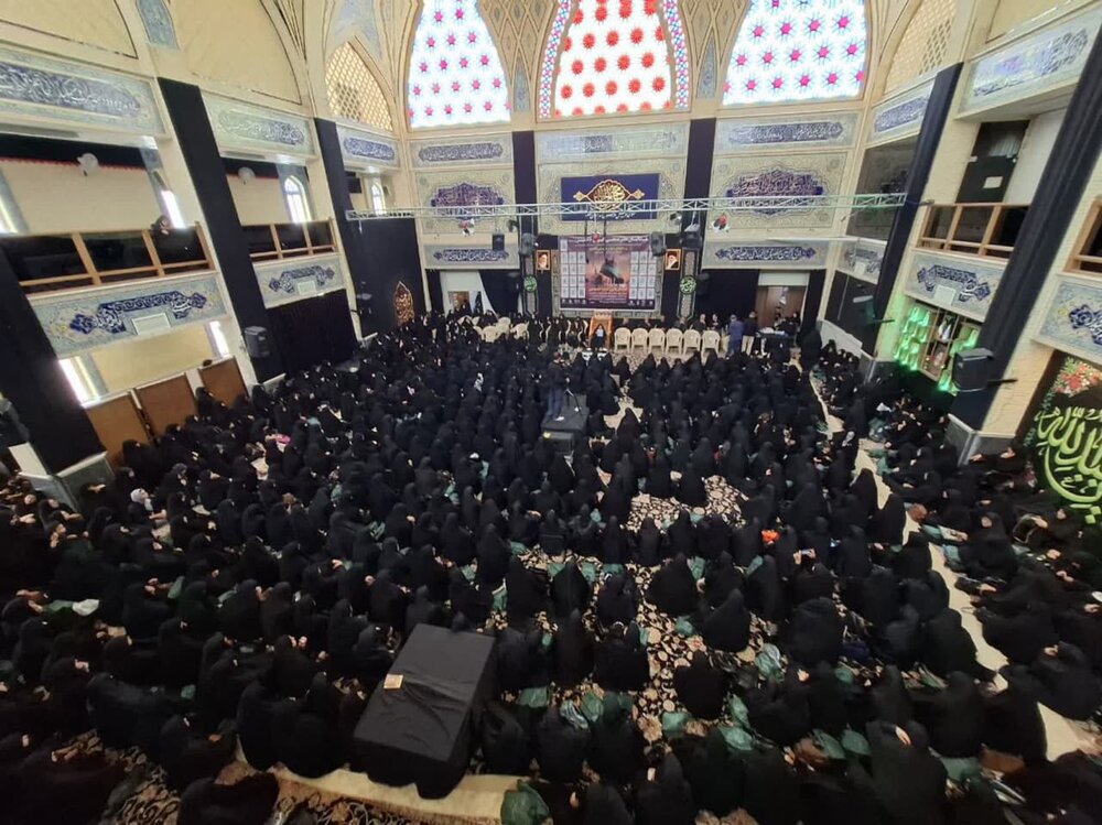 فیلم|  اجتماع بزرگ بانوان کاشانی در گرامی داشت شهدای مبارزه با اسرائیل