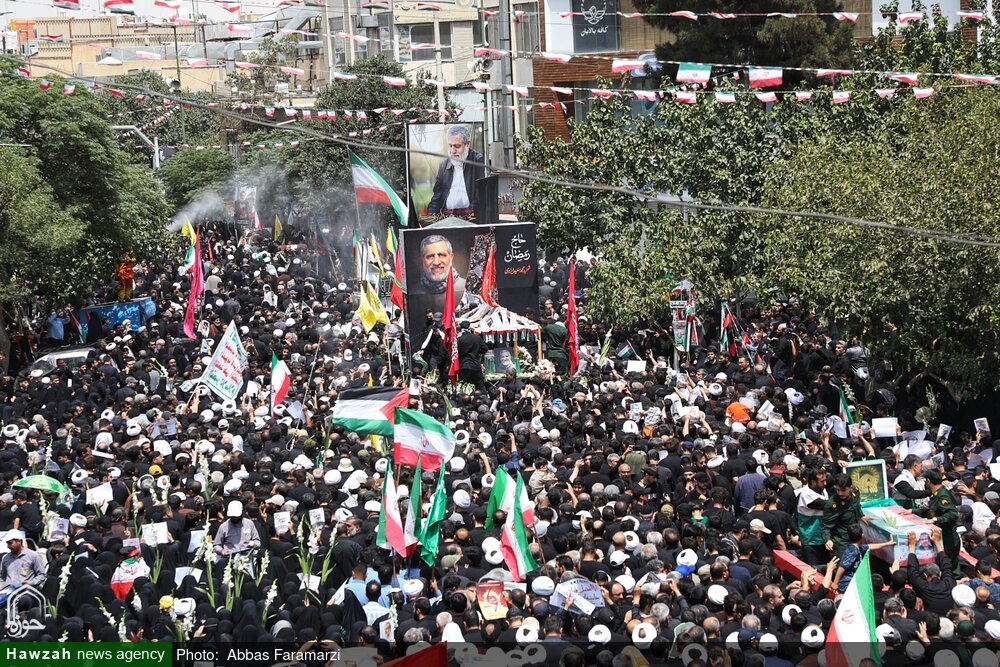تصاویر/  تشییع پیکر سرلشگر محمد سعید ایزدی و جانباز شهید محمد آقازیارتی