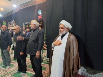 تصاویر/ برگزاری مراسم عزاداری شب نهم محرم الحرام در حسینیه امام علی شهر ایلام