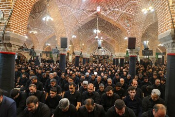 تصاویر /مراسم تاسوعای حسینی در هیئت انصار الحسین (ع) تبریز
