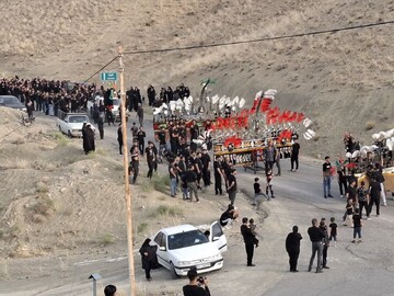 تصاویر/ مراسم تاسوعای حسینی در روستای خنب کاشان