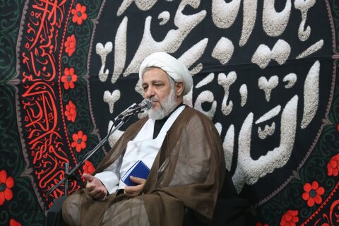 برگزاری مراسم شب تاسوعا در مدرسه علمیه حضرت صاحب الزمان شهر ایلام