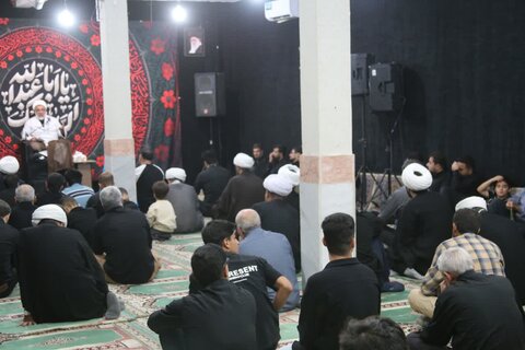 برگزاری مراسم شب تاسوعا در مدرسه علمیه حضرت صاحب الزمان شهر ایلام
