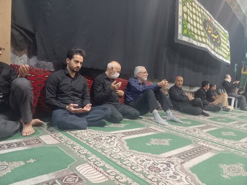 تصاویر/ برگزاری مراسم عزاداری شب نهم محرم الحرام در حسینیه امام علی