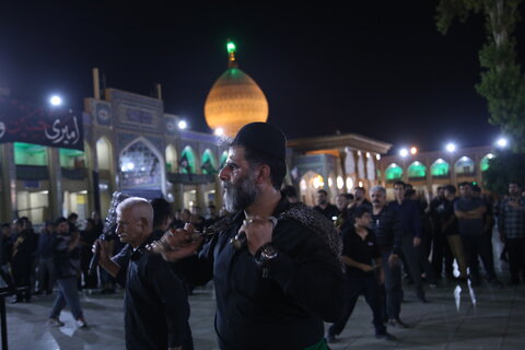 تصاویر| مراسم عزاداری شب تاسوعای حسینی در حرم مطهر شاهچراغ(ع)