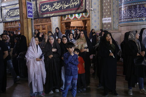 تصاویر| مراسم عزاداری شب تاسوعای حسینی در حرم مطهر شاهچراغ(ع)