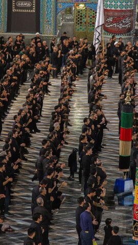 تصاویر/مراسم عزاداری شب تاسوعا هیئات مذهبی آران و بیدگل در حرم هلال بن علی (ع)