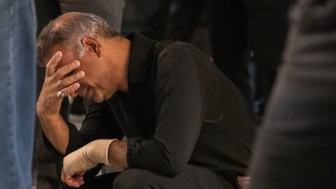 تصاویر/مراسم عزاداری شب تاسوعا هیئات مذهبی آران و بیدگل در حرم هلال بن علی (ع)