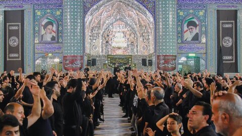 تصاویر/مراسم عزاداری شب تاسوعا هیئات مذهبی آران و بیدگل در حرم هلال بن علی (ع)