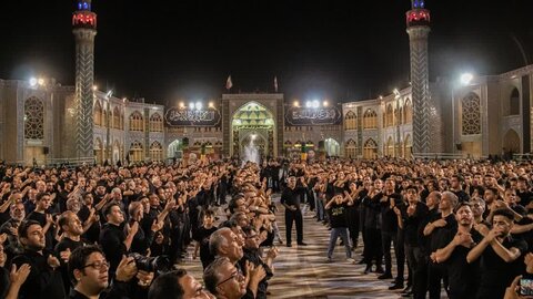 تصاویر/مراسم عزاداری شب تاسوعا هیئات مذهبی آران و بیدگل در حرم هلال بن علی (ع)