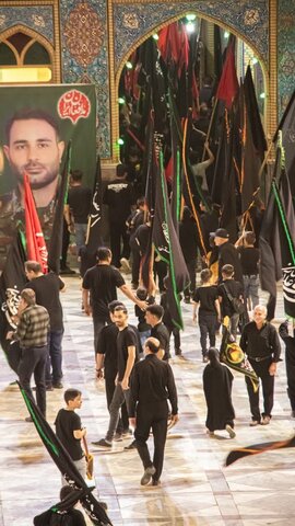 تصاویر/مراسم عزاداری شب تاسوعا هیئات مذهبی آران و بیدگل در حرم هلال بن علی (ع)