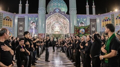 تصاویر/مراسم عزاداری شب تاسوعا هیئات مذهبی آران و بیدگل در حرم هلال بن علی (ع)