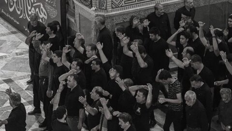 تصاویر/مراسم عزاداری شب تاسوعا هیئات مذهبی آران و بیدگل در حرم هلال بن علی (ع)