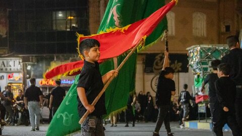 تصاویر/مراسم عزاداری شب تاسوعا هیئات مذهبی آران و بیدگل در حرم هلال بن علی (ع)