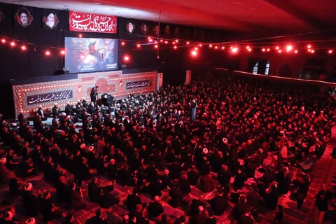 تصاویر/ مراسم سوگواری شب نهم محرم در مصلی ارومیه