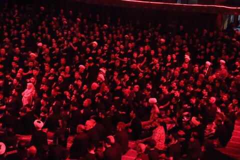 تصاویر/ مراسم سوگواری شب نهم محرم در مصلی ارومیه