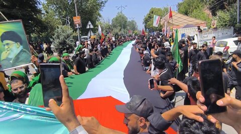 سرینگر میں آٹھویں محرم کا عظیم جلوس عزا: کشمیر بھر سے عزاداروں کی شرکت، فلسطین سے یکجہتی اور رہبرِ انقلاب سے وابستگی کا والہانہ اظہار