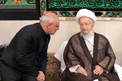 تصاویر/ مراسم عزاداری ظهر تاسوعا حسینی در دفتر مرجع عالیقدر آیت الله مکارم شیرازی