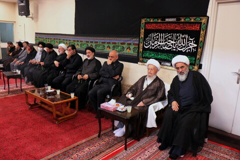تصاویر/ مراسم عزاداری ظهر تاسوعا حسینی در دفتر مرجع عالیقدر آیت الله مکارم شیرازی