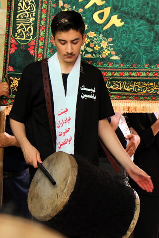 تصاویر/ حضور دسته‌های عزاداری روز تاسوعای حسینی در حرم مطهر حضرت فاطمه معصومه (س)