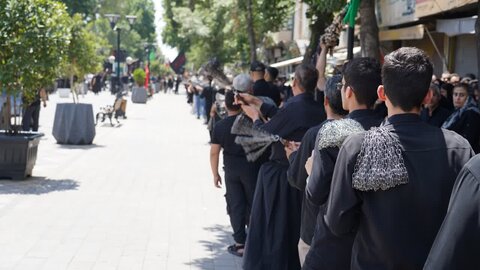 تصاویر/ عزاداری مردم شهرستان خوی در روز تاسوعای حسینی