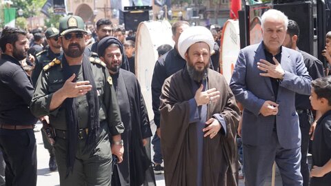 تصاویر/ عزاداری مردم شهرستان خوی در روز تاسوعای حسینی