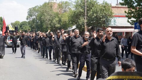 تصاویر/ عزاداری مردم شهرستان خوی در روز تاسوعای حسینی