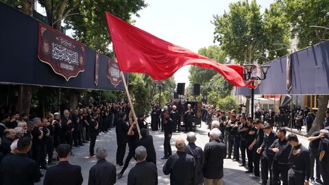 تصاویر/ عزاداری مردم شهرستان خوی در روز تاسوعای حسینی