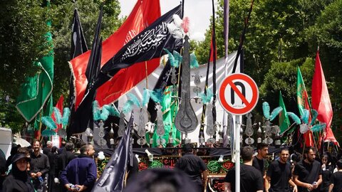 تصاویر/ عزاداری مردم شهرستان خوی در روز تاسوعای حسینی