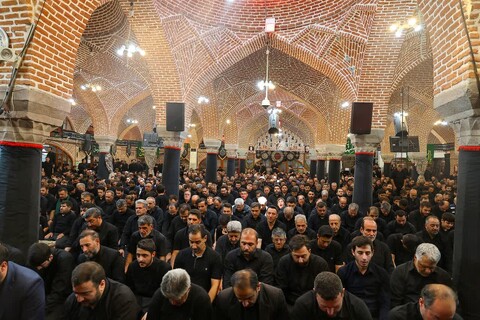 تصاویر | مراسم تاسوعای حسینی در هیئت انصار الحسین (ع) تبریز