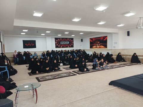 تصاویر/ عزاداری روز تاسوعای حسینی در مدرسه علمیه زینب کبری (س) ارومیه