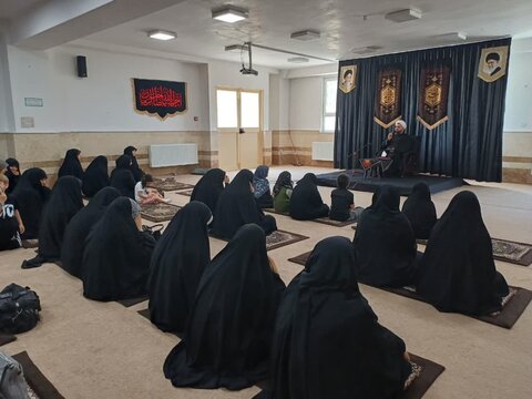 تصاویر/ عزاداری روز تاسوعای حسینی در مدرسه علمیه زینب کبری (س) ارومیه