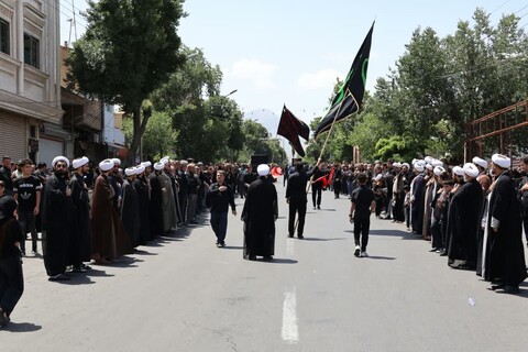 تصاویر/ هیات عزاداری بقیه الله الاعظم در ظهر تاسوعای حسینی در مرند