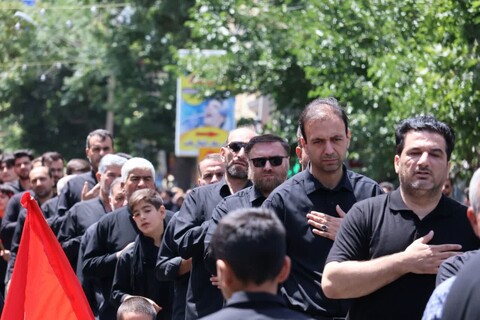 تصاویر/ هیات عزاداری بقیه الله الاعظم در ظهر تاسوعای حسینی در مرند