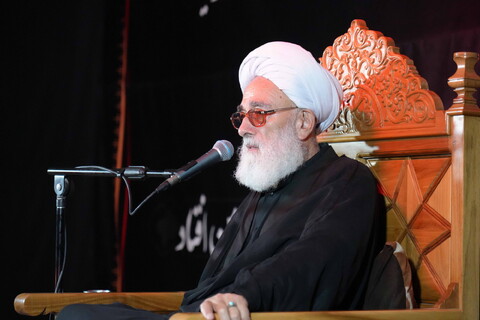 تصاویر / مراسم عزاداری روز تاسوعای حسینی در بیت مرحوم آیت الله العظمی بروجردی (ره)