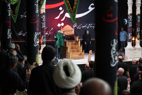 تصاویر / مراسم عزاداری روز تاسوعای حسینی در بیت مرحوم آیت الله العظمی بروجردی (ره)