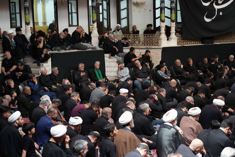 تصاویر / مراسم عزاداری روز تاسوعای حسینی در بیت مرحوم آیت الله العظمی بروجردی (ره)