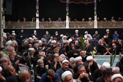 تصاویر / مراسم عزاداری روز تاسوعای حسینی در بیت مرحوم آیت الله العظمی بروجردی (ره)