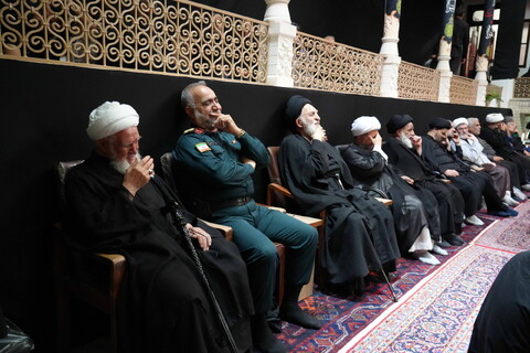 تصاویر / مراسم عزاداری روز تاسوعای حسینی در بیت مرحوم آیت الله العظمی بروجردی (ره)