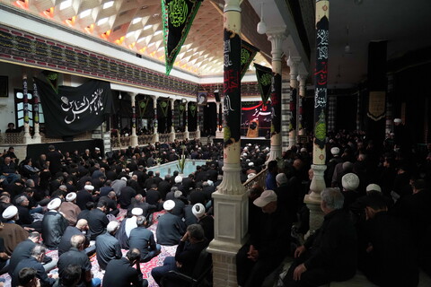 تصاویر / مراسم عزاداری روز تاسوعای حسینی در بیت مرحوم آیت الله العظمی بروجردی (ره)