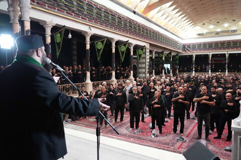 تصاویر / مراسم عزاداری روز تاسوعای حسینی در بیت مرحوم آیت الله العظمی بروجردی (ره)