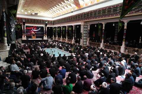 تصاویر / مراسم عزاداری روز تاسوعای حسینی در بیت مرحوم آیت الله العظمی بروجردی (ره)