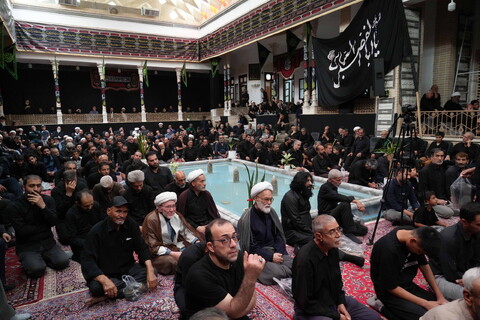 تصاویر / مراسم عزاداری روز تاسوعای حسینی در بیت مرحوم آیت الله العظمی بروجردی (ره)