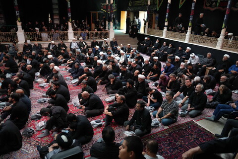 تصاویر / مراسم عزاداری روز تاسوعای حسینی در بیت مرحوم آیت الله العظمی بروجردی (ره)