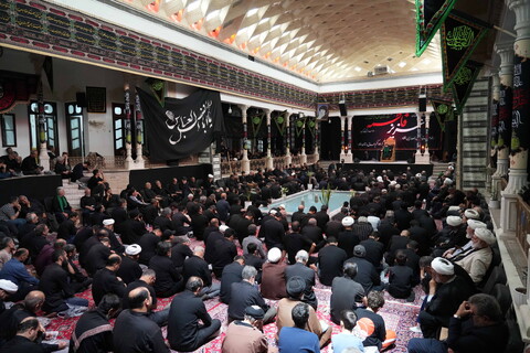 تصاویر / مراسم عزاداری روز تاسوعای حسینی در بیت مرحوم آیت الله العظمی بروجردی (ره)