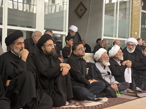 تصاویر / مراسم عزاداری روز تاسوعای حسینی در بیت آیت الله العظمی سیستانی در قم