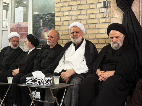 تصاویر / مراسم عزاداری روز تاسوعای حسینی در بیت آیت الله العظمی سیستانی در قم