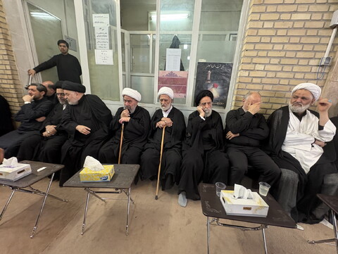 تصاویر / مراسم عزاداری روز تاسوعای حسینی در بیت آیت الله العظمی سیستانی در قم