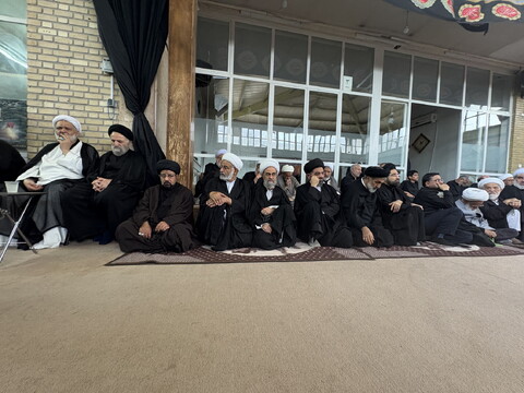 تصاویر / مراسم عزاداری روز تاسوعای حسینی در بیت آیت الله العظمی سیستانی در قم