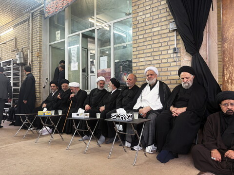 تصاویر / مراسم عزاداری روز تاسوعای حسینی در بیت آیت الله العظمی سیستانی در قم